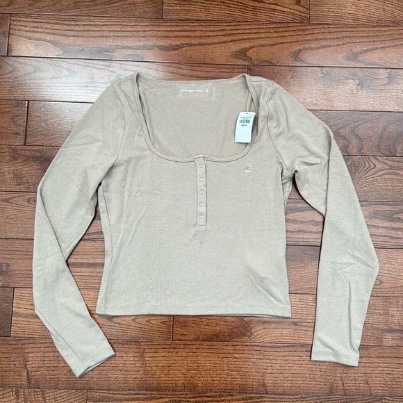 NWT Abercrombie Long-Sleeve Cozy Lounge Knit Button-Through Top - Picture 4 of 8